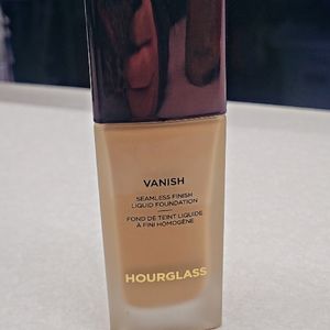 HOURGLASS VANISH FOUNDATION